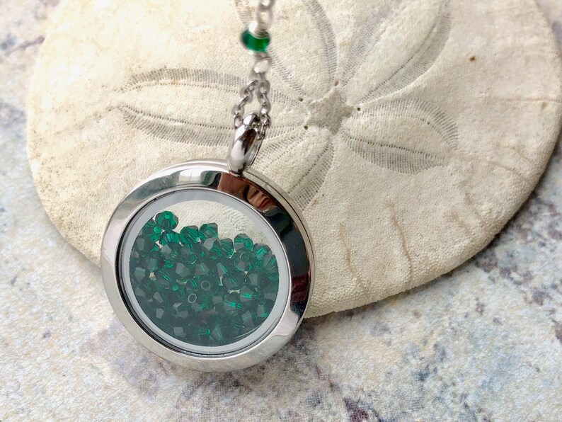 Emerald crystal shaker necklace the holiday Cameron Diaz