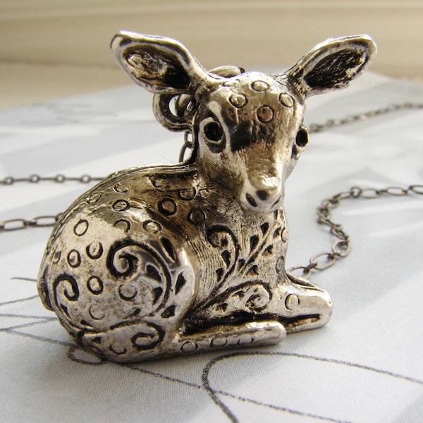 Collier médaillon cerf, collier fauve, collier animal, collier bambi, médaillon fauve, cadeau de collier médaillon de parfum solide pour elle