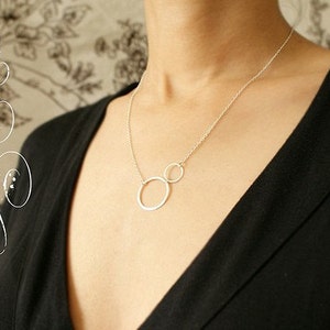 Double circles necklace, simple connected circles, bridesmaid jewelry, infinity necklace, wedding party gifts, Minimal everyday necklace image 4