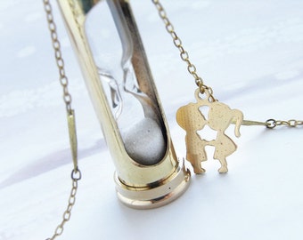 Hour Glass pendant Necklace, Valentine's gift, mini sand timer necklace, lovers kissing couple charm, hour glass pendant necklace