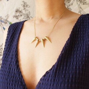 Statement necklace, Long spike statement necklace, gold spike geometric cylinder bead image 3