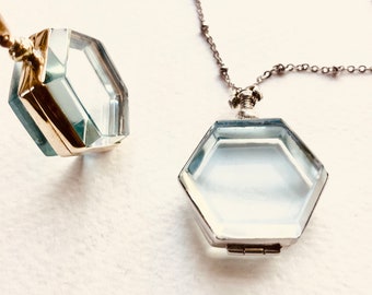 Collier médaillon en verre hexagonal, collier médaillon personnalisé, collier médaillon en verre biseauté héritage, médaillon commémoratif, médaillon souvenir