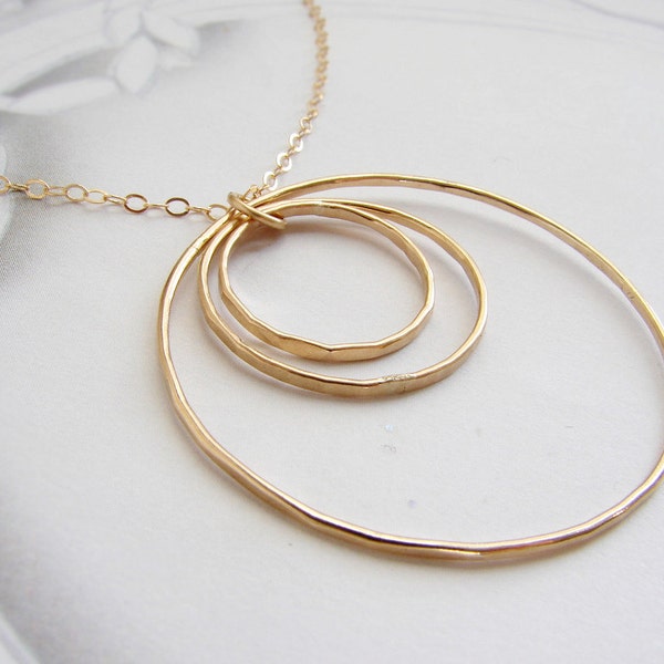 Concentric Circle Necklace, hand hammered pendant necklace, everyday necklace, simple gold circle necklace