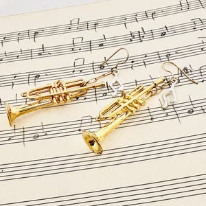 Realistic trumpet earrings, Miniature trumpet earrings, music note and trumpet earrings, Jazz earrings gift for musicians Music lover gift
