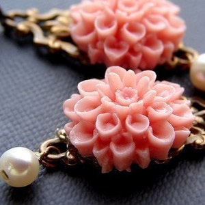 Coral pink flower earrings, Bridesmaid jewelry, wedding jewelry bridal party pink gardenia pearl bridesmaid earrings