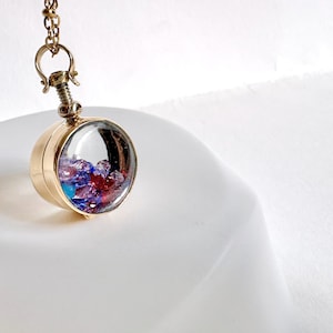 Mini abgeschrägtes Glaslocket Y-Halskette | Der Urlaub Film inspiriert Schmuck | Befüllbares Floating Charm Medaillon | Cameron Diaz Style Geschenk