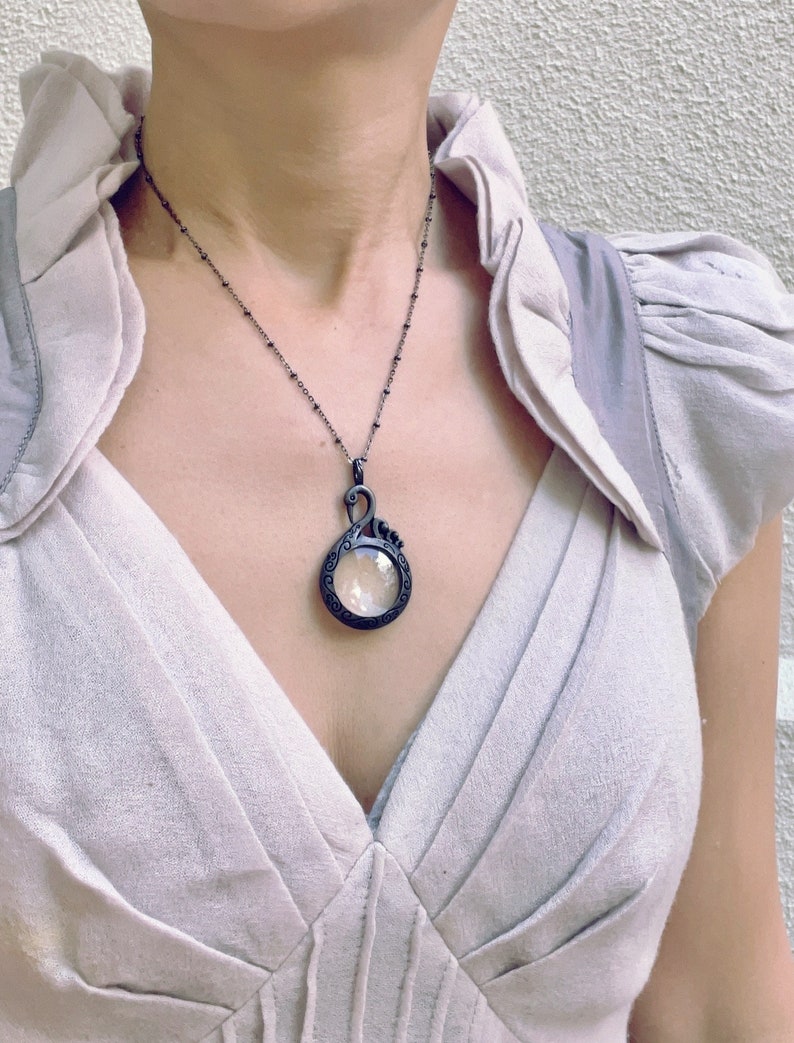 Keeper of the Lost Cities Black Swan pendant, Black Swan magnifying glass necklace, black swan monocle pendant, Black Swan Necklace image 9