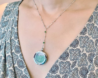 Shaker necklace, Y necklace, glass locket, Peridot crystal locket, bridal necklace, Cameron Diaz The Holiday necklace