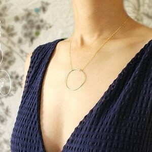 Gold Circle Necklace Large, bridesmaid jewelry hammered gold circle everyday necklace, simple gold circle wedding jewelry