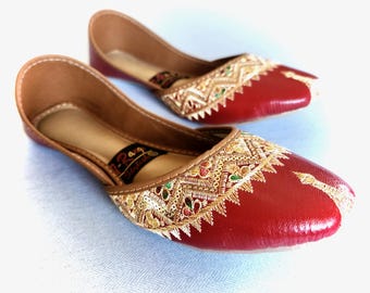 Zapatos de boda Khussa afganos bordados a mano / Diseño floral vibrante / Jutti nupcial tradicional / Slip-On étnico / Regalo de mujeres/madres