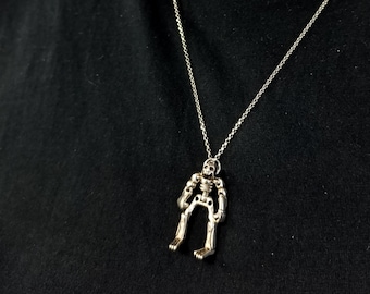 Gegliederter Sterlingsilber-Skelettanhänger, gotische bewegliche Skeletthalskette, einzigartiger Halloween-Schmucksachen Geschenk