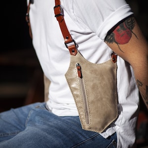 Bolso bandolera de piel auténtica, bolso de viaje para festivales, chaleco tipo pistolera para hombre