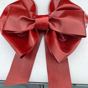 Giant bow