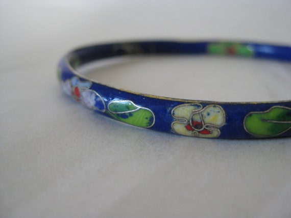 Blue,Green,Cream Small to Average Set of 4 Chinese Cloisonne Enamel Bangle Bracelets Red 1980s Classic Asian Flowered Jewelry