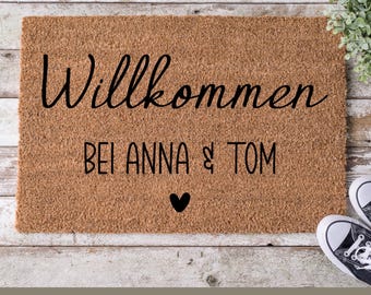 Gepersonaliseerde deurmat – "Welkom bij [naam & naam]" – Housewarming cadeau, cadeau voor koppels, huwelijkscadeau, deurmat met naam, cadeau-ideeën