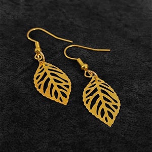 Gold earrings - leaf