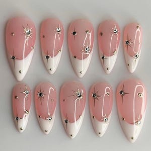 Wedding nails,Pearl Customized Press On Nails, Handpainted Fake Nails, Bridal Custom Press On Nails, Pink French Tip Nail Art, Acrylic Nails