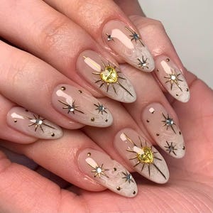 Milky white Gold Star Nails, Custom Press on Nails, Hand made Press on Nails, Wedding Nails, Faux Acrylic Nails, Gel Nails, Press on Nail
