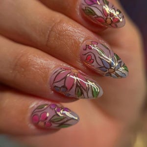 Metallic Flower Press On Nails, Chic Floral Design Nail Art, Stained Glass Floral Fake Nails, Vintage Floral Nail Art, Luxury Nails