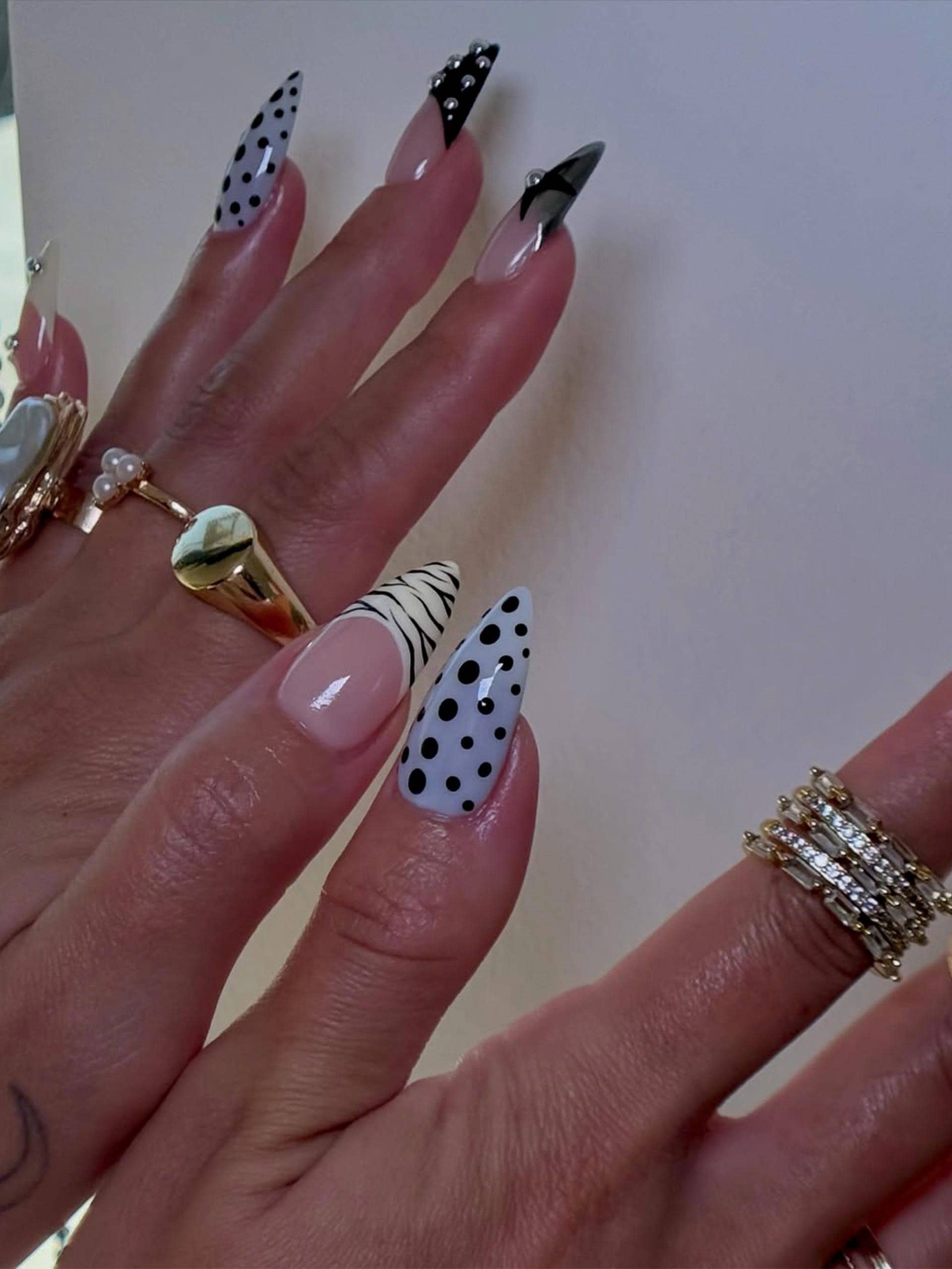 ネイル まとめ売り モノクロの水玉模様のプレスオンネイル、ゼブラストライプの