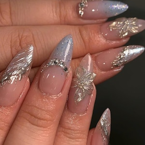 Luxus Hochzeitsnägel, Bloom Eleganz Press On Nails mit 3D Blumenakzenten Nail Art, Benutzerdefinierte Handgemalte Gefälschte Nägel Ereignisse, Geschenk für Sie