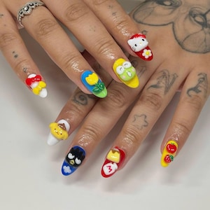 Kawaii Charakter Press On Nägel: 3D-Karikatur-Nägel mit Hello Kitty, Pompompurin, handgefertigte bunte Nagelkunst mit spielerischem Design, süße Nägel