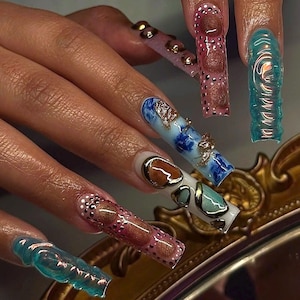 Luxus 3D Abstrakt Press On Nägel, Einzigartige Sculpted Aqua und Metallic Nail Art, Ästhetischer Opal Sculpted Gold Press On, Luxus Boho Fake Nägel