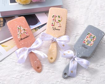 Personalisierter Blumen-Haarkamm, Luftkissen-Haarbürste mit graviertem Namen, Hochzeitsgeschenke, Brautjungferngeschenke, Geschenk für Mama