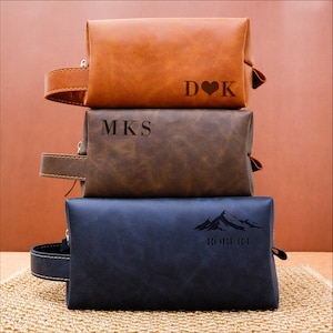 Personalized Leather Travel Kit, Personalised Groomsman Gift, Leather Dopp Kit, Custom Engraved Toiletry Bag, Wedding Gift for Bridegroom