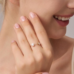 Dainty pearl on the chain diamond ring,Adjustable pearl ring,Minimalist chain ring,Christmas pearl jewelry set,Real pearl daily ring