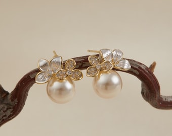 Single Pearl Studs Earrings, Flower Pearl Studs Earrings,14k Gold Crystal Earrings, Floral Jewelry, Bridal Gift, Minimalist Pearl Studs