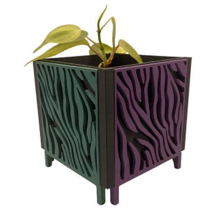 WildForm プランター – 多肉植物や小型植物用の交換可能なパネルを備えた3Dプリントの動物柄ポット