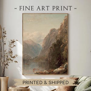 Impresión artística de un sereno lago de montaña, paisaje de acantilado dramático, póster vintage, arte de pared natural, escena de agua tranquila, decoración de naturaleza salvaje, arte PS