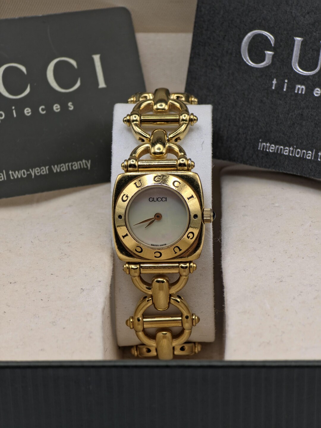 Gucci 6400L Vintage Swiss Women's Watch | Box & International