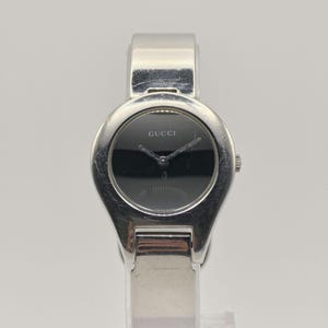 Vintage Gucci Quartz Watch | Swiss Made Women display picture 1