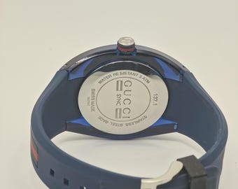 Gucci Sync 137.1 Mens Quartz Wristwatch Blue Dial Rubber Strap