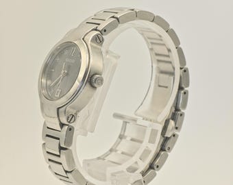 Gucci 8900L Quartz Women's Watch Stainless Steel Date Box Warranty