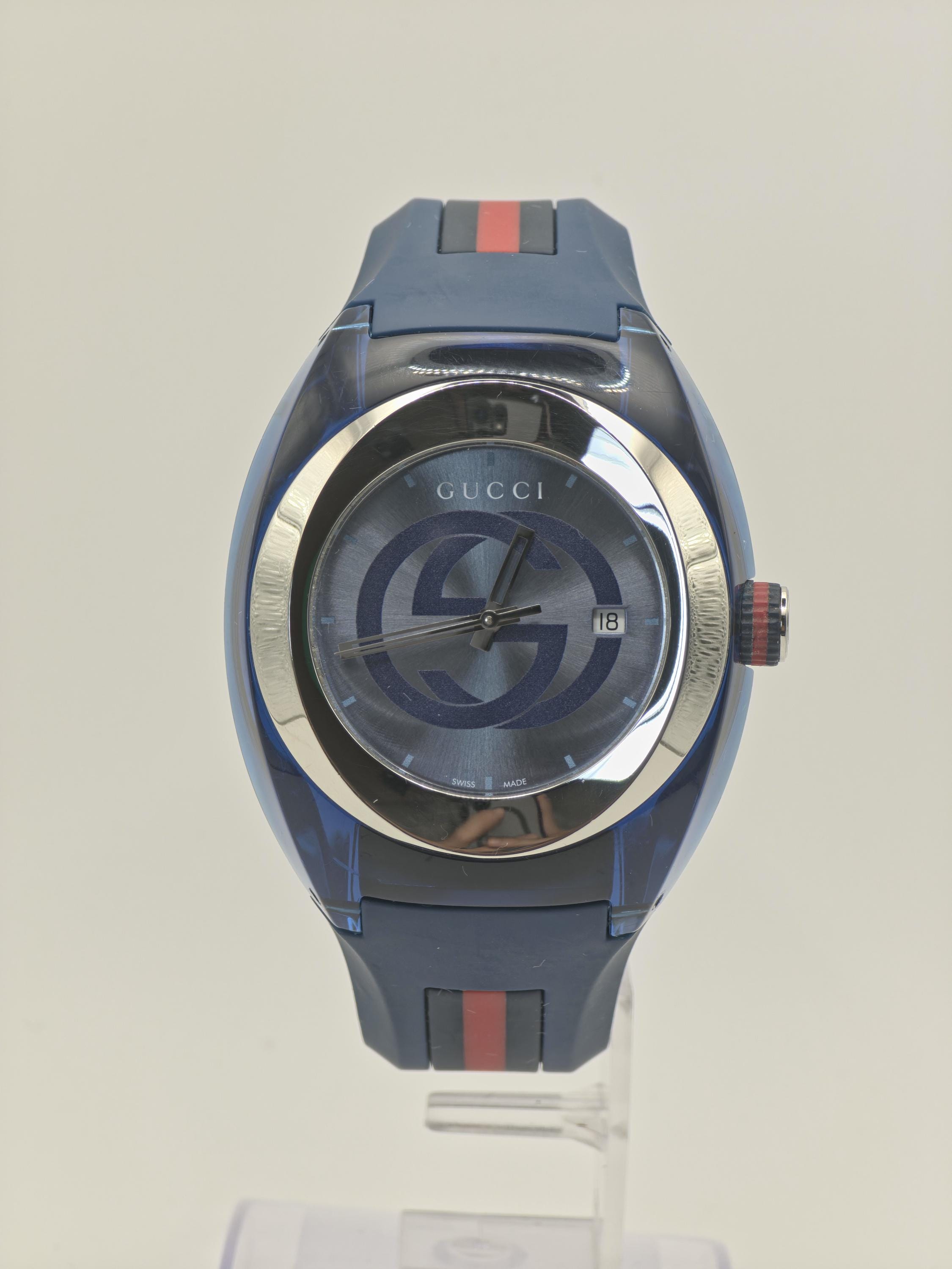 Gucci Sync 137.1 Mens Quartz Wristwatch Blue Dial Rubber Strap