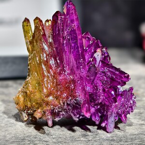 Regenbogen Engel Aura Quarz Cluster, Engel Aura Kristall Cluster, Heilkristall, für ihr Geschenk / Geburtstagsgeschenk. Zufällige 1 Stück, Kristall-Dekor