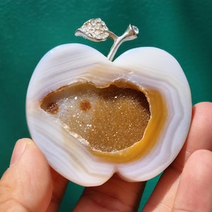 Natural Agate Geode Apple Carving, Crystal Apple Decor, Healing Stone, Crystal Gift, Metaphysical Crystal Random 1pcs