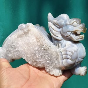 Hand-carved Geode Agate Dragon Sculpture, Crystal Dragon Skull Carving, Crystal Animal Decor, Crystal Healing, Crystal Rare Dragon Gift