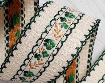 NATURAL GREEN SCALLOPED Vintage Cotton Jacquard Ribbon 1-5/8" – 1970s European Folk Sewing Woven Ribbon Trim for Sewing & Embellishments