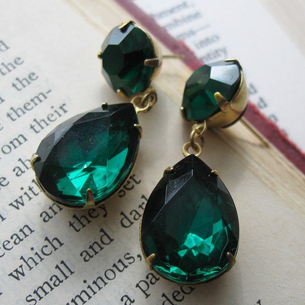 Angelina Jolie Earrings - Vintage Emerald Green Swarovski Jewel Earrings  . Medium Size . Oscars- FREE SHIPPING SALE