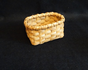 Hand Woven Golden Oak Storage Basket – Traditional Reed Organizer