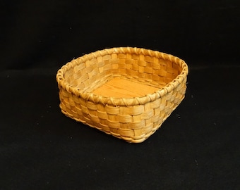 Hand Woven Basket: Traditional Golden Oak Wood Base Storage