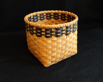 Hand Woven Basket: Golden Oak with Black Accents, Traditional Storage
