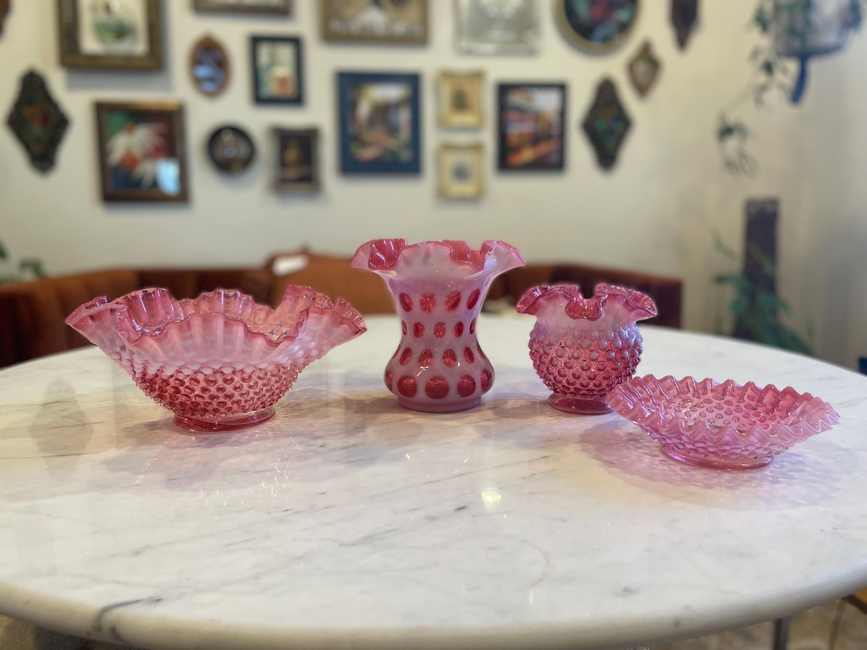 フェントン　ヴィンテージ 　ホブネイル　クランベリーガラス花瓶 ヴィンテージ フェントン クランベリー ガラス ホブネイル フリル