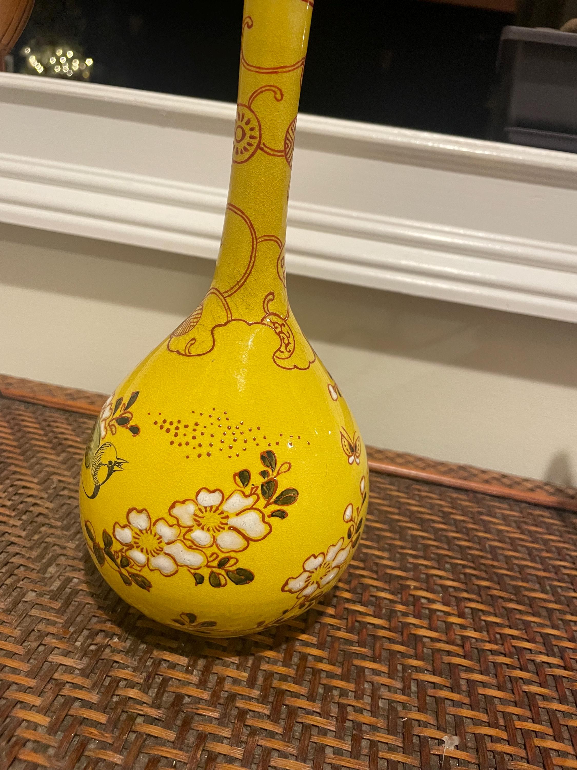 鳥と花のデザインが施されたヴィンテージの黄色の磁器の花瓶 高さ8.5