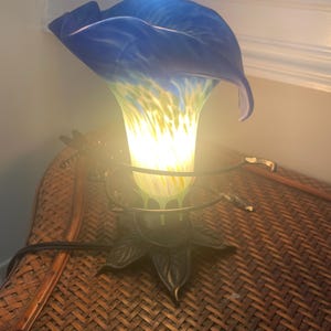 Blue Lily Flower Accent Lamp