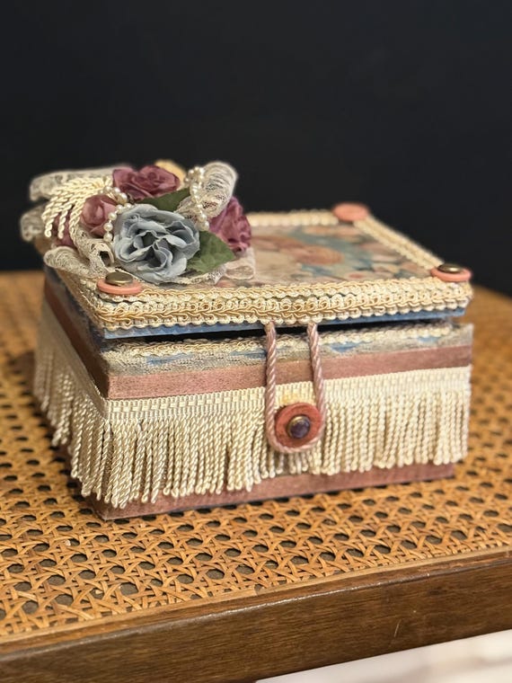 Victorian Shabby Chic Keepsake Box View 2